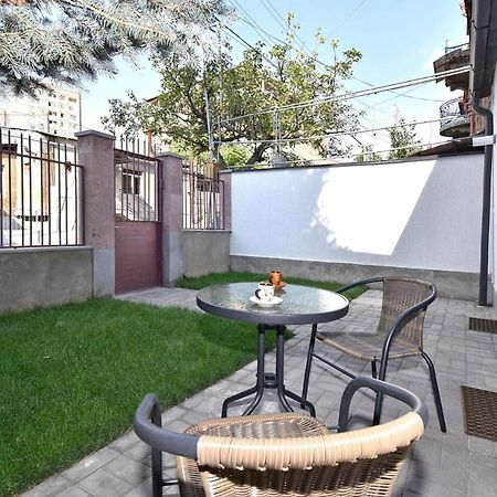 The Nut Guest House Ереван Экстерьер фото