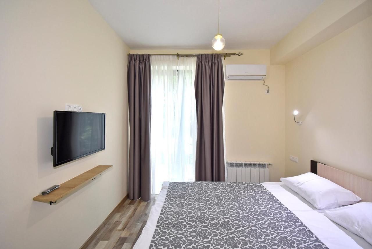The Nut Guest House Ереван Экстерьер фото